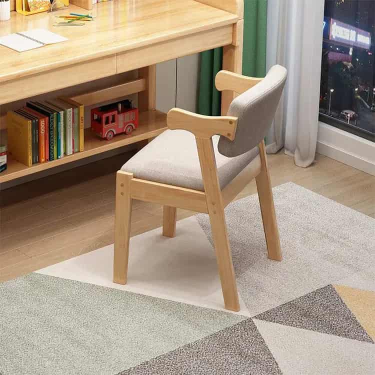 تصویر 3 از صندلی چوبی کودکانه با ساختار مقاوم و مستحکم